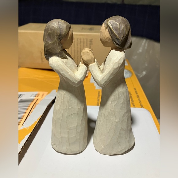 Willow Tree Other - Willow tree sisters by heart figurine